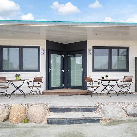 Waterfront Апартаменты